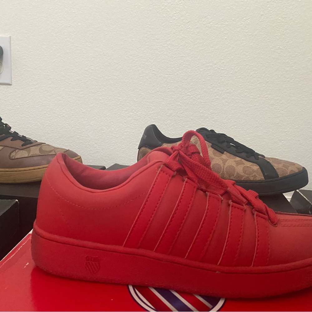 Coach Hoodie, Coach Polo, Jordan Flights, Jordan 10s, Puma, Coach Tennis Shoes - Picture 5 of 12